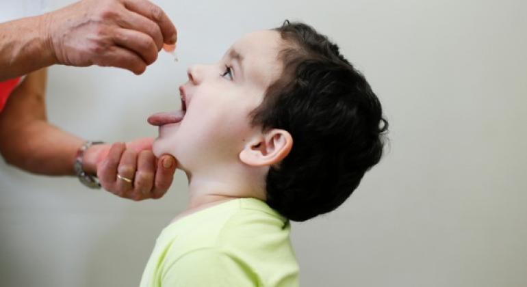 Na Campanha de Vacina&ccedil;&atilde;o contra a Poliomielite, a indica&ccedil;&atilde;o &eacute; vacinar crian&ccedil;as de 1 ano a menores de 5 anos de idade – Foto: Divulga&ccedil;&atilde;o