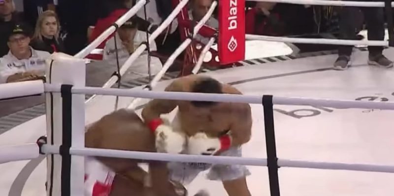 Mesmo n&atilde;o tendo a mesma velocidade da juventude, o brasileiro mostrou que t&eacute;cnica e for&ccedil;a s&atilde;o atemporais – Foto: RicTV/Reprodu&ccedil;&atilde;o