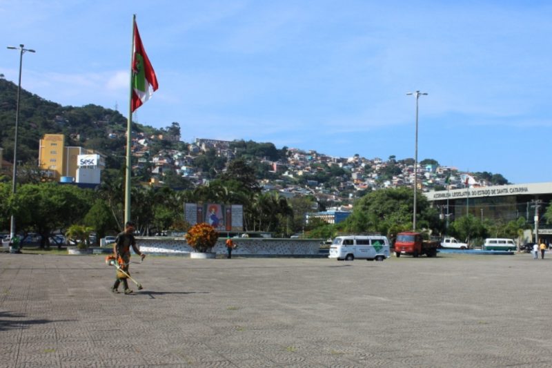 Pra&ccedil;a Tancredo Neves, em frente a Alesc, onde ir&aacute; ocorrer o ato – Foto: PMF/Divulga&ccedil;&atilde;o/ND