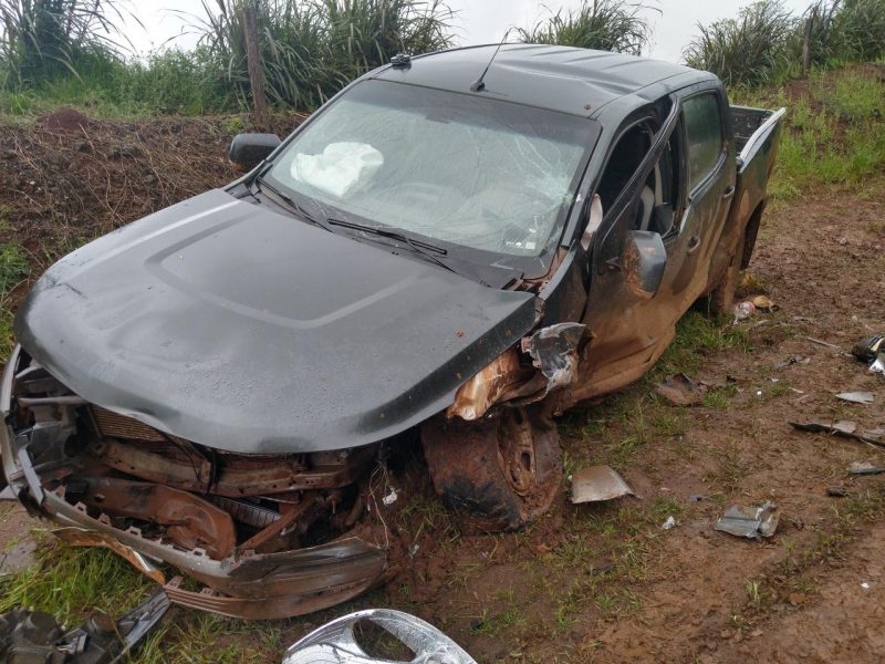 Carro com placas de Xavantina capota na SC-155 entre Seara e Itá