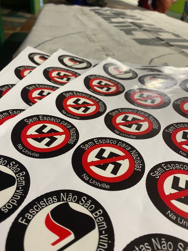 Estudantes realizaram o protesto dentro da universidade – Foto: Centro Acad&ecirc;mico/Divulga&ccedil;&atilde;o