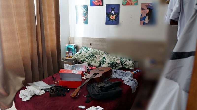 Quarto da vítima ficou totalmente revirado &#8211; Foto: Polícia Científica/ND