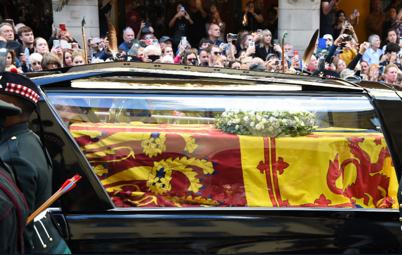 Caix&atilde;o de chumbo mant&eacute;m corpo da rainha Elizabeth II preservado – Foto: Andy Buchanan/AFP/ND