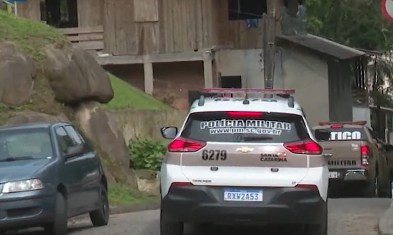 Homem foi preso nesta ter&ccedil;a-feira (27) – Foto: Reprodu&ccedil;&atilde;o/Adriano Raulino/NDTV