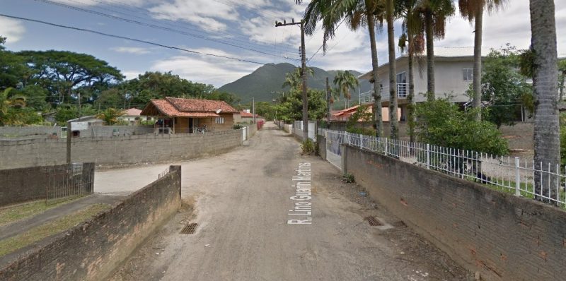 Homic&iacute;dio ocorreu na rua Lino Guarin Martins, em Palho&ccedil;a – Foto: Google Street View/Reprodu&ccedil;&atilde;o/ND