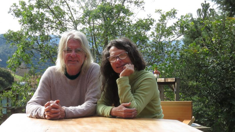 Casal promove plantio de árvores em sítio de Alfredo Wagner