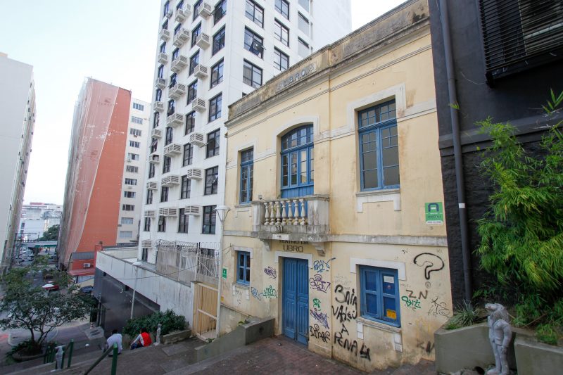 Estrutura do Teatro da UBRO se encontra prec&aacute;ria – Foto: Leo Munhoz/ND