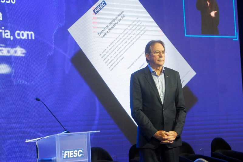 Candidates signed a pledge to comply with Fiesc and Sebrae – Photo: Leo Munoz/ND