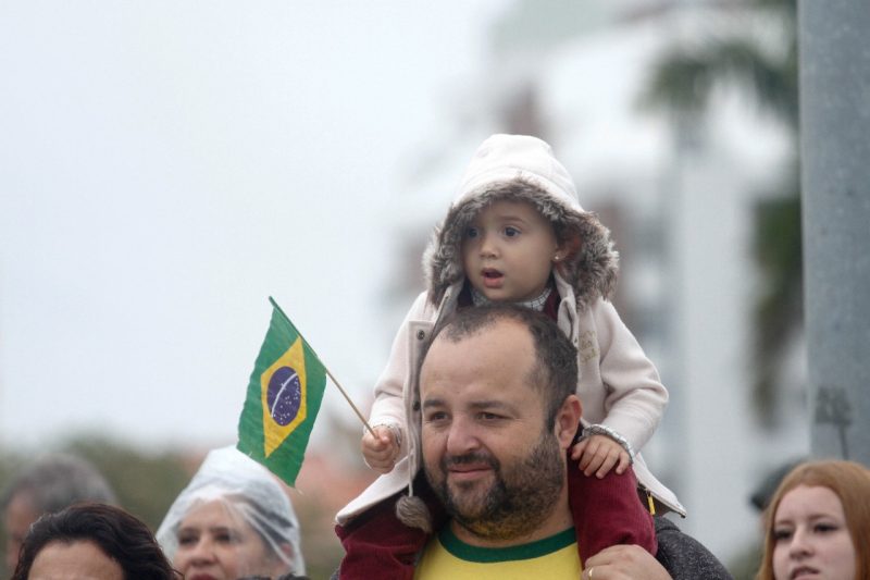Thiago Martins e a filha Helena – Foto: Leo Munhoz/ND
