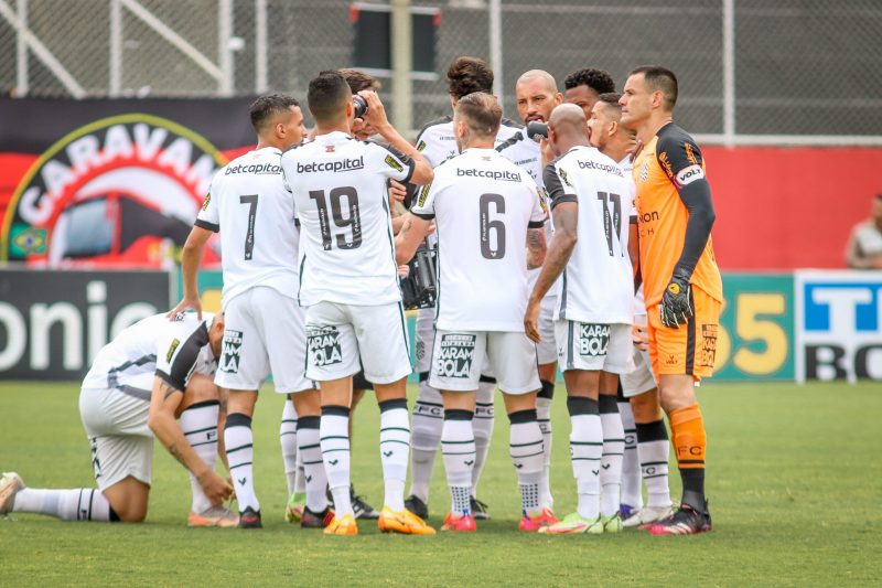 Elenco do Figueirense se reapresentou nesta segunda-feira – Foto: Maur&iacute;cia da Mata/E.C Vit&oacute;ria/Divulga&ccedil;&atilde;o/ND