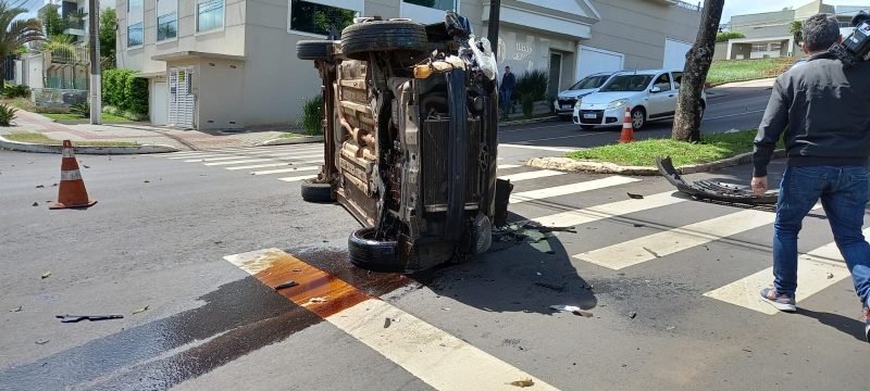 Acidente aconteceu na rua Sete de Setembro, em Chapec&oacute; – Foto: Diego Antunes/ND