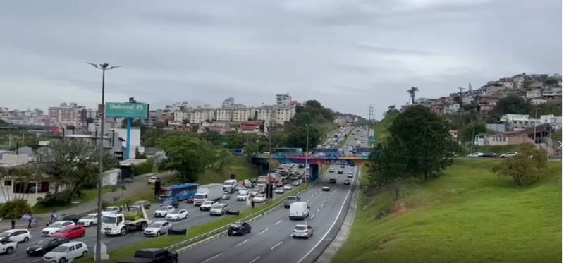 Condutores encontraram um tr&acirc;nsito muito intenso com algumas ocorr&ecirc;ncias que causam ainda mais preju&iacute;zo &agrave; mobilidade nesta manh&atilde;.. – Foto: GMF/Divulga&ccedil;&atilde;o/ND