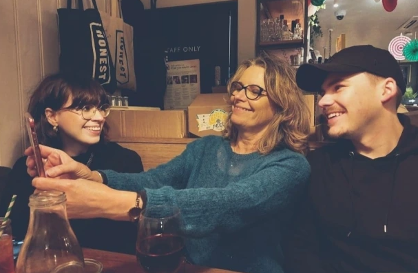 A fam&iacute;lia de Georgia lutou por anos para conseguir o diagn&oacute;stico da doen&ccedil;a – Foto: Arquivo Pessoal/Georgia Lambert/ND