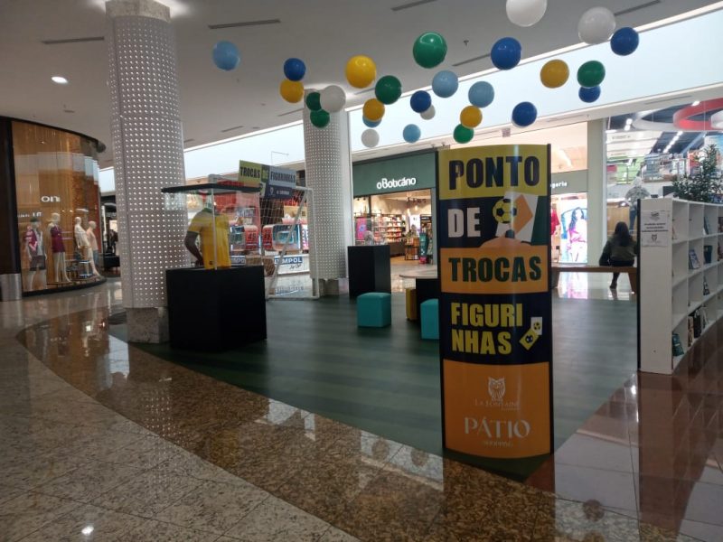 O Shopping P&aacute;tio Chapec&oacute; promove, junto com a Feira do Livro, um espa&ccedil;o de troca de figurinhas.&nbsp; – Foto: Valeria Cenci/ND