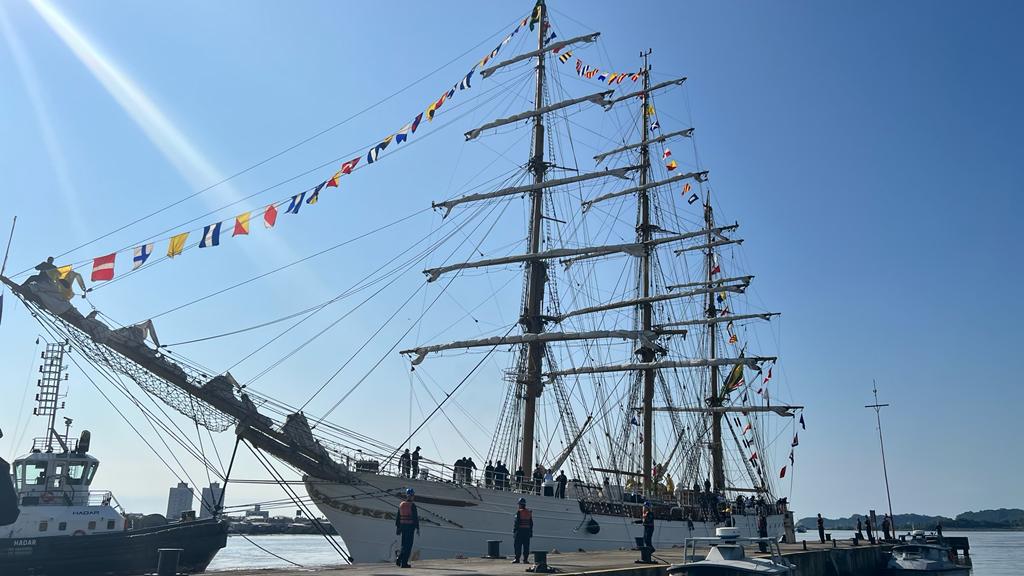 Veleiro Cisne Branco Da Marinha Atraca Em Itaja E Abre Para Visitas