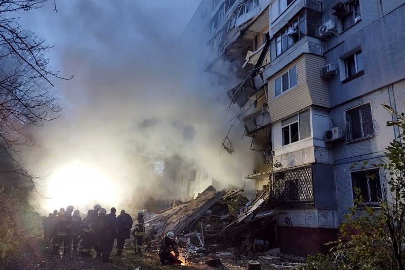 Russian attack in Zaporozhye this Sunday (9) hit a residential building – Photo: Marina Moiseenko/AFP/ND