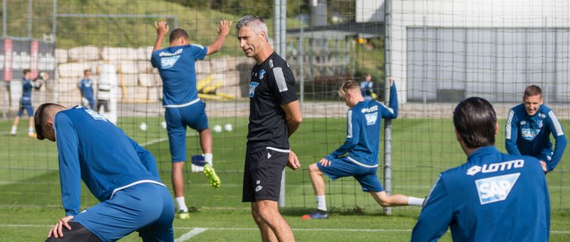 Otmar em atividade com o grupo de jogadores do clube na Alemanha – Foto: Hoffenheim/Divulga&ccedil;&atilde;o ND