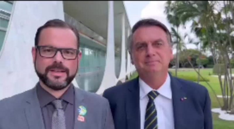Jorge Seif J&uacute;nior esteve com Jair Bolsonaro nesta segunda-feira – Foto: Redes Sociais/Divulga&ccedil;&atilde;o/ND