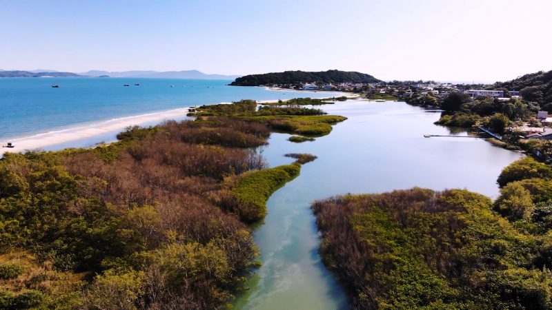 &Aacute;rea onde a Lagoa das Docas encontra o mar – Foto: Jacson Botelho/ND