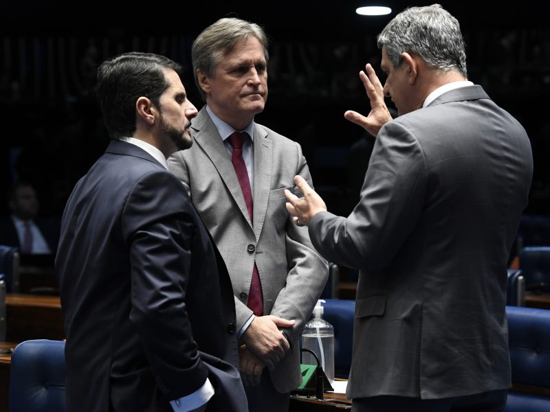 D&aacute;rio Berger conversa no plen&aacute;rio do Senado – Foto: Roque de S&aacute;/Divulga&ccedil;&atilde;o/ND