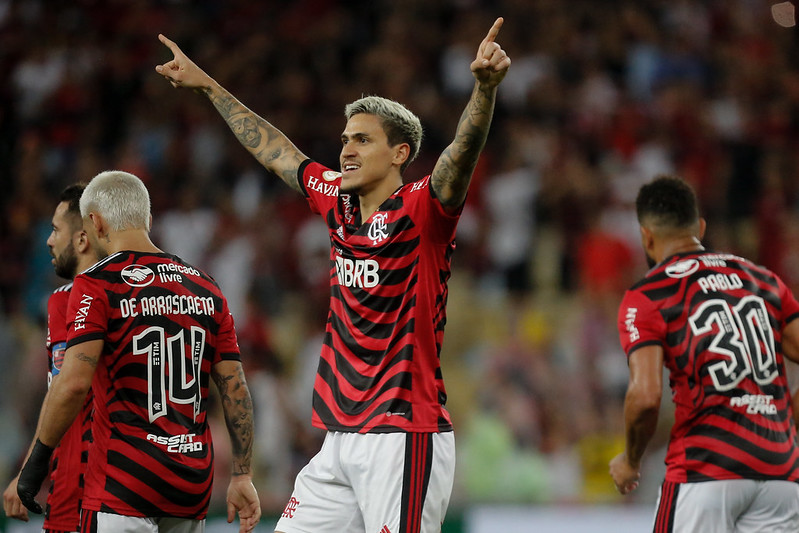 Pedro assinalou tr&ecirc;s gols em impressionantes cinco minutos – Foto: Gilvan de Souza/CRF/Divulga&ccedil;&atilde;oND