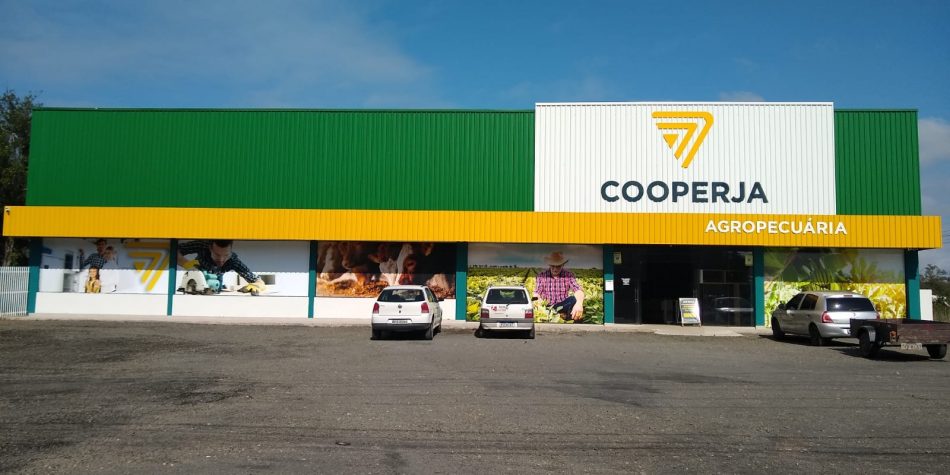 Cooperja amplía espacio en tienda agrícola en Criciúma