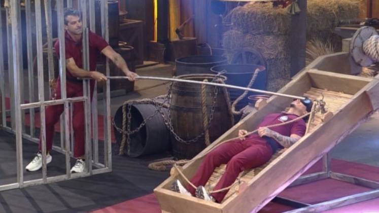 Prova do lampi&atilde;o exigiu sintonia e agilidade dos pe&otilde;es – Foto: Record TV/R7/Divulga&ccedil;&atilde;o