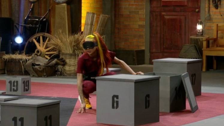 Ruivinha de Marte foi cuidadosa demais na prova do lampi&atilde;o e atrasou P&eacute;tala – Foto: Record TV/R7/Divulga&ccedil;&atilde;o