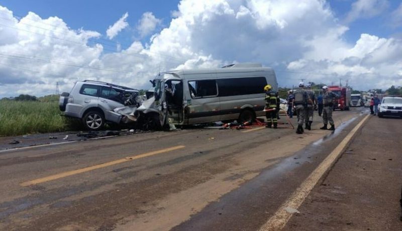 Tr&ecirc;s pessoas morreram na colis&atilde;o frontal – Foto: AU Online/ND