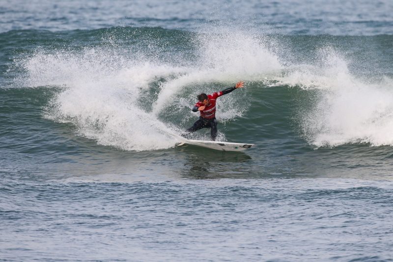 RIBEIRA D’LLHAS, ERICEIRA, PORTUGAL – o catarinense Alejo Muniz avan&ccedil;ou de fase no EDP Vissla Pro Ericeira, quinta etapa do WSL Challenger Series- Foto: Laurent MasurelWorld Surf League/ND