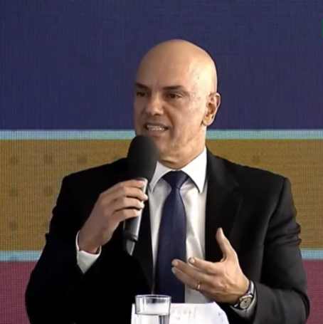 Ministro do TSE, Alexandre de Moraes fala sobre as opera&ccedil;&otilde;es da PRF em coletiva de imprensa neste domingo (30) – Foto: Reprodu&ccedil;&atilde;o v&iacute;deo