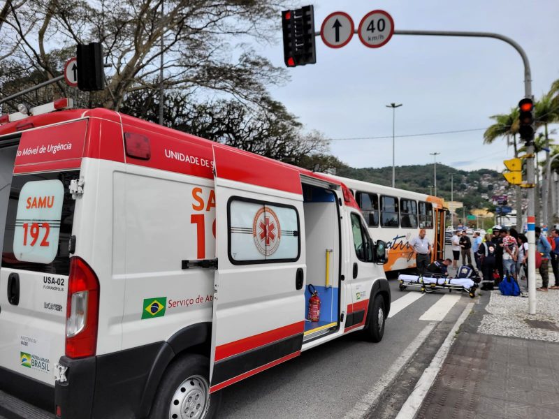 Idoso &eacute; atropelado por &ocirc;nibus em Florian&oacute;polis – Foto: GMF/Divulga&ccedil;&atilde;o/ND