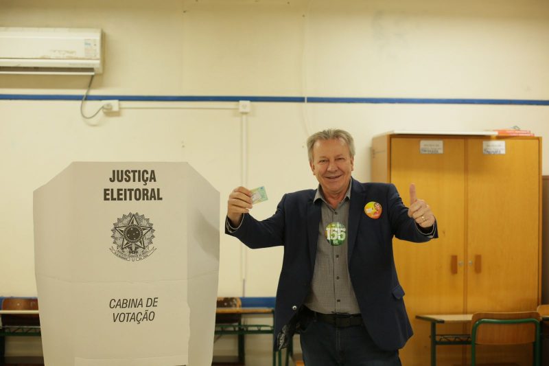 Maldaner perdeu a disputa pelo Senado de SC
