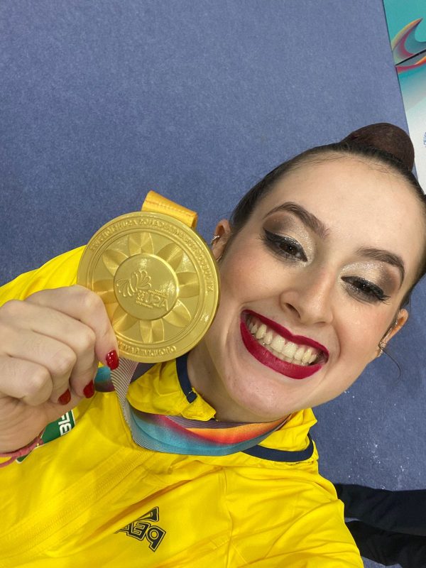 Manezinha Beatriz Linhares foi um dos destaques da Equipe Brasileira de Gin&aacute;stica R&iacute;tmica em Assun&ccedil;&atilde;o – Foto: divulga&ccedil;&atilde;o COB/Time Brasil