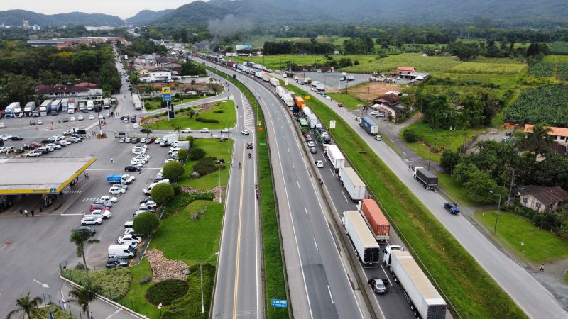 Bloqueios afetam passageiros de &ocirc;nibus em Santa Catarina – Foto: Carlos Jr/ND