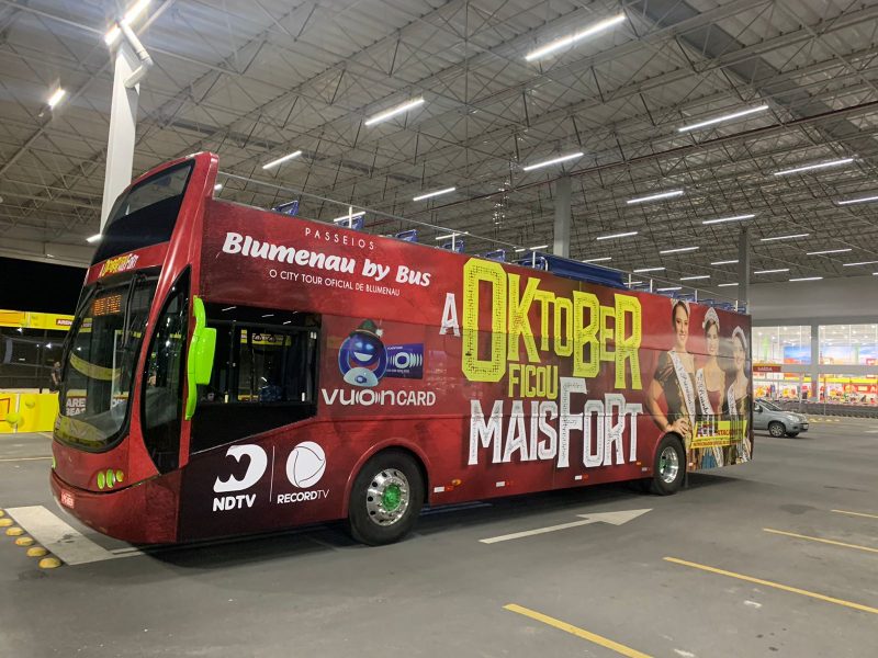 Blumenau By Bus j&aacute; est&aacute; em funcionamento na cidade com o patroc&iacute;nio Fort Atacadista – Foto: Divulga&ccedil;&atilde;o/Fort Atacadista