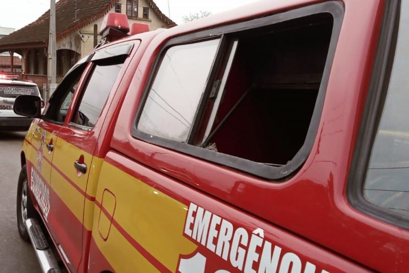 ambulãncia dos bombeiros militares