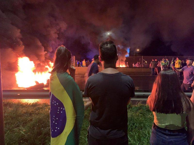 Dois trechos da BR-101 est&atilde;o bloqueados em Joinville – Foto: Alfa Stofelli/NDTV