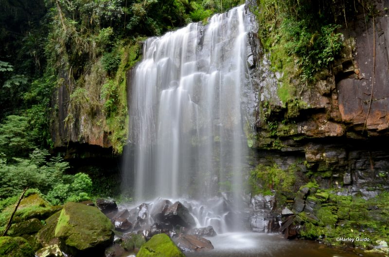 Cachoeira da Solid&atilde;o, em Benedito Novo – Foto: Harley Guido