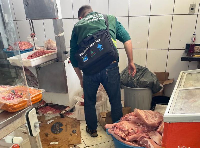 A opera&ccedil;&atilde;o apreendeu uma tonelada de carne em Lages. &mdash; Foto: CAOAGRO/Reprodu&ccedil;&atilde;o/ND