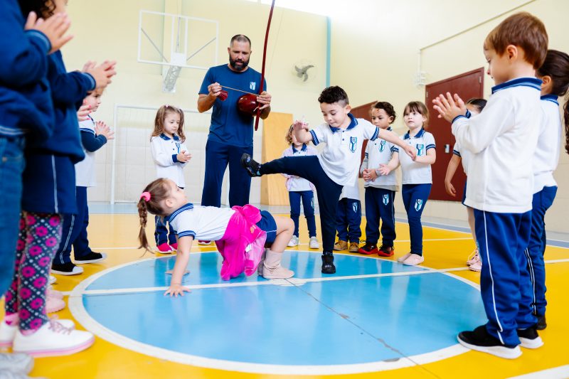 No Santa Terezinha as crian&ccedil;as podem participar de gincanas esportivas, projetos de leitura e participarem de aulas de teatro, de dan&ccedil;a, fazerem esportes como futsal, v&ocirc;lei, capoeira, basquete e muitos outros – Foto: Col&eacute;gio Santa Terezinha/Divulga&ccedil;&atilde;o