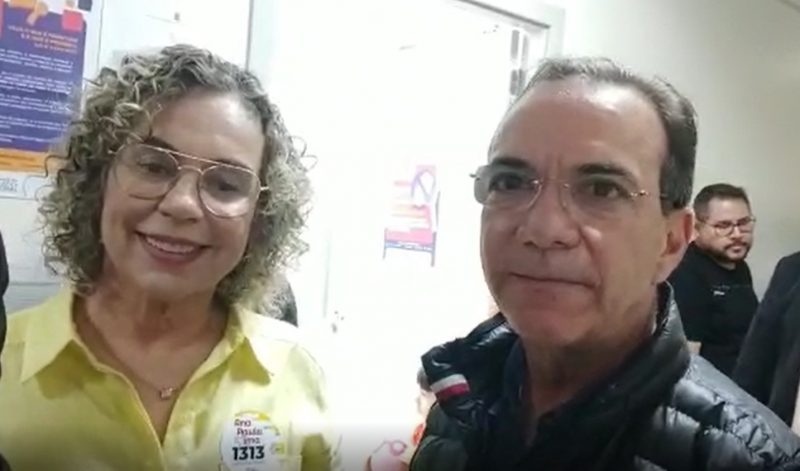 Candidato ao governo do Estado do PT, D&eacute;cio Lima, votou por volta das 11h em Blumenau – Foto: Reprodu&ccedil;&atilde;o/Rodrigo Vieira/ND