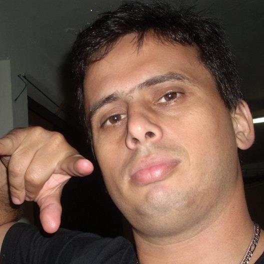 Carlos Borges, 41 anos, morreu jogando futebol em Joinville – Foto: Redes sociais/Divulga&ccedil;&atilde;o ND