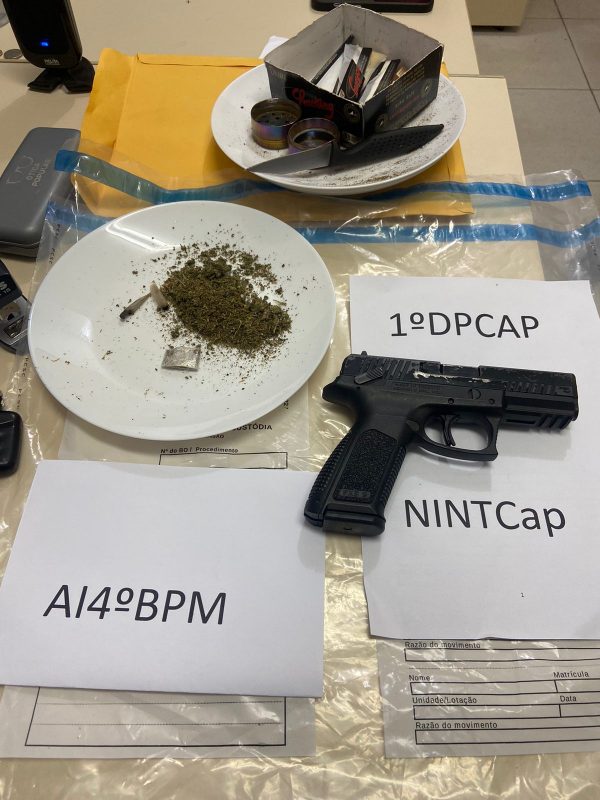 No carro de luxo o que foi encontrado – Foto: Pol&iacute;cia Civil