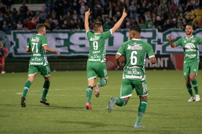 Chapecoense venceu o Tombense com dois gols de Perotti – Foto: Tiago Meneghini/ACF/ND