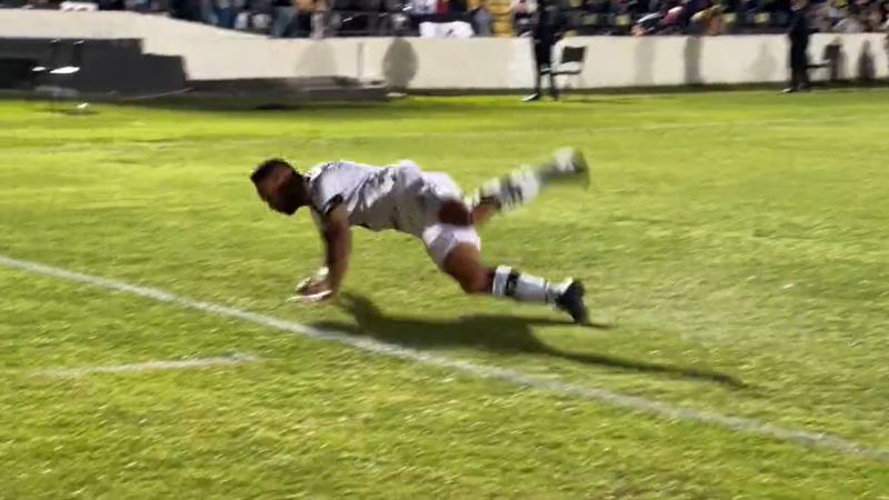 Jogador do Vasco marcou golaço, tentou fazer comemoração estilo "europeia" e acabou se dando mal 