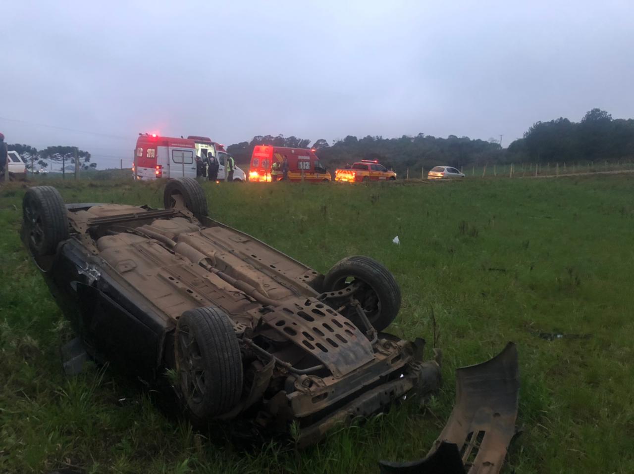 Carro Saí Da Pista Capota E Acaba Em Meio A Plantação Em São Cristóvão Do Sul 4025