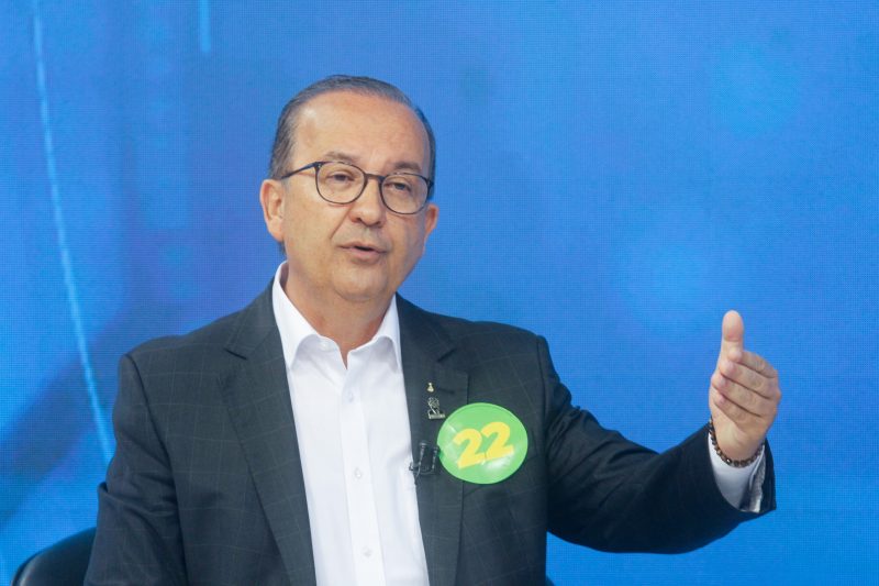 Jorginho Mello durante o debate – Foto: Leo Munhoz/ND