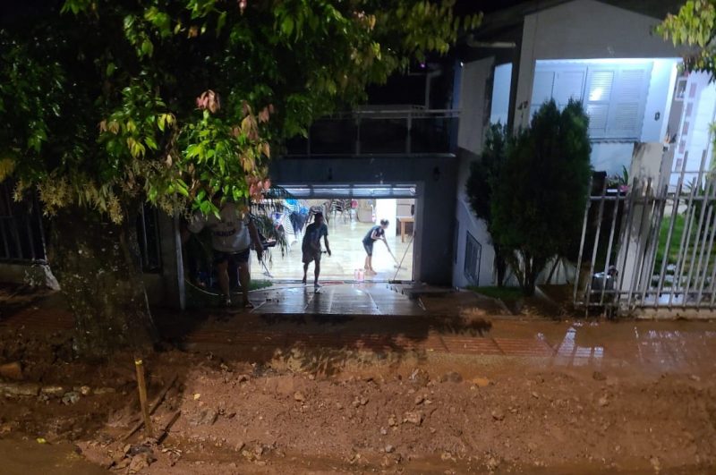 Chuva forte causou alagamentos em casas de Descanso, na noite de quarta-feira (26). &mdash; Foto: Defesa Civil/Reprodu&ccedil;&atilde;o/ND