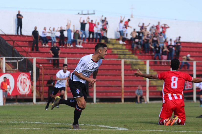 JEC e Herc&iacute;lio Luz se enfrentaram na tarde deste s&aacute;bado (1&ordm;), em Tubar&atilde;o – Foto: Thiago Borges/JEC/Divulga&ccedil;&atilde;o/ND